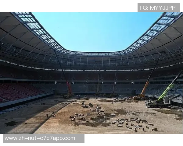 足球树脂胶的应用与优势解析助力球场建设与维护